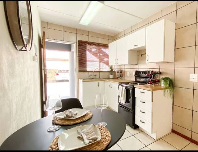 2 BEDROOM APARTMENT FOR SALE IN COMET